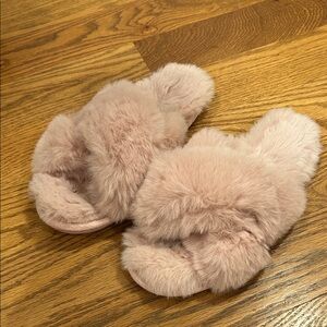 LC Lauren Conrad Blush Fuzzy Slippers